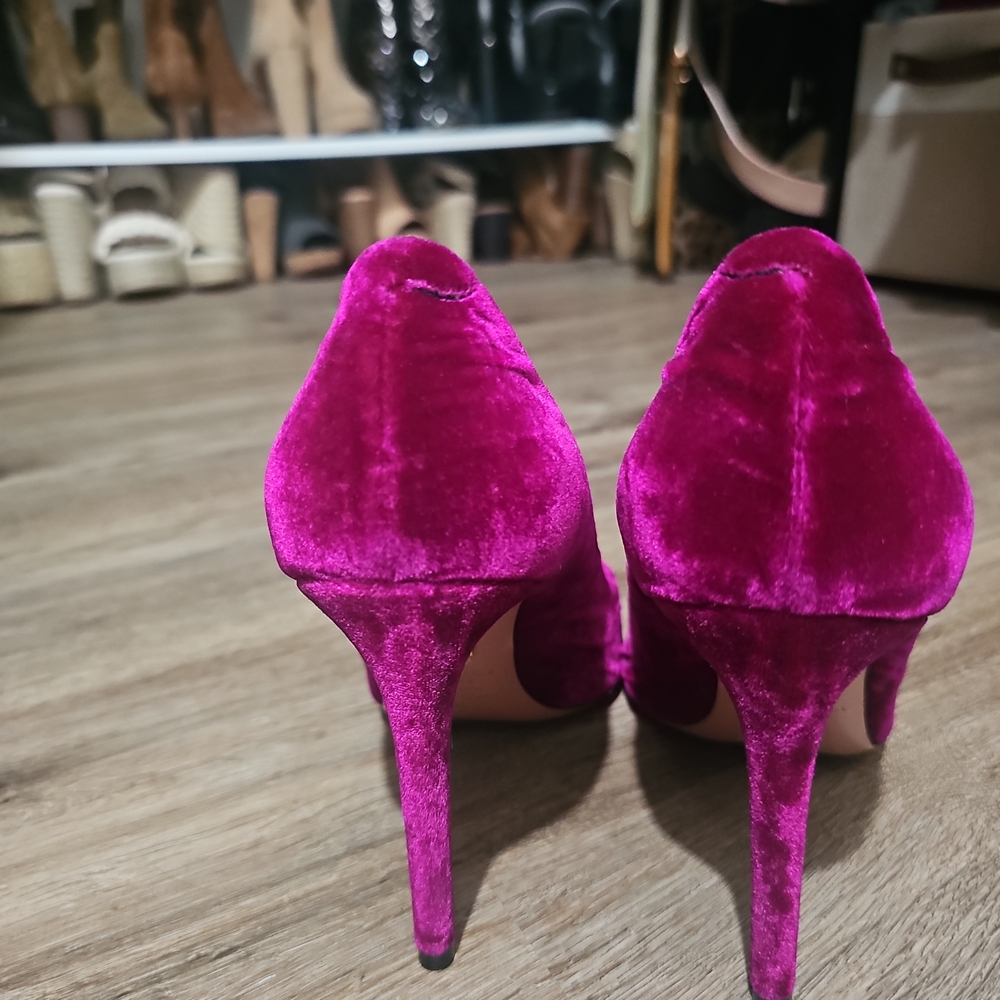 Aquazzura Fuchsia Velvet Pointed Toe Stiletto Pumps - Picture 4 of 8